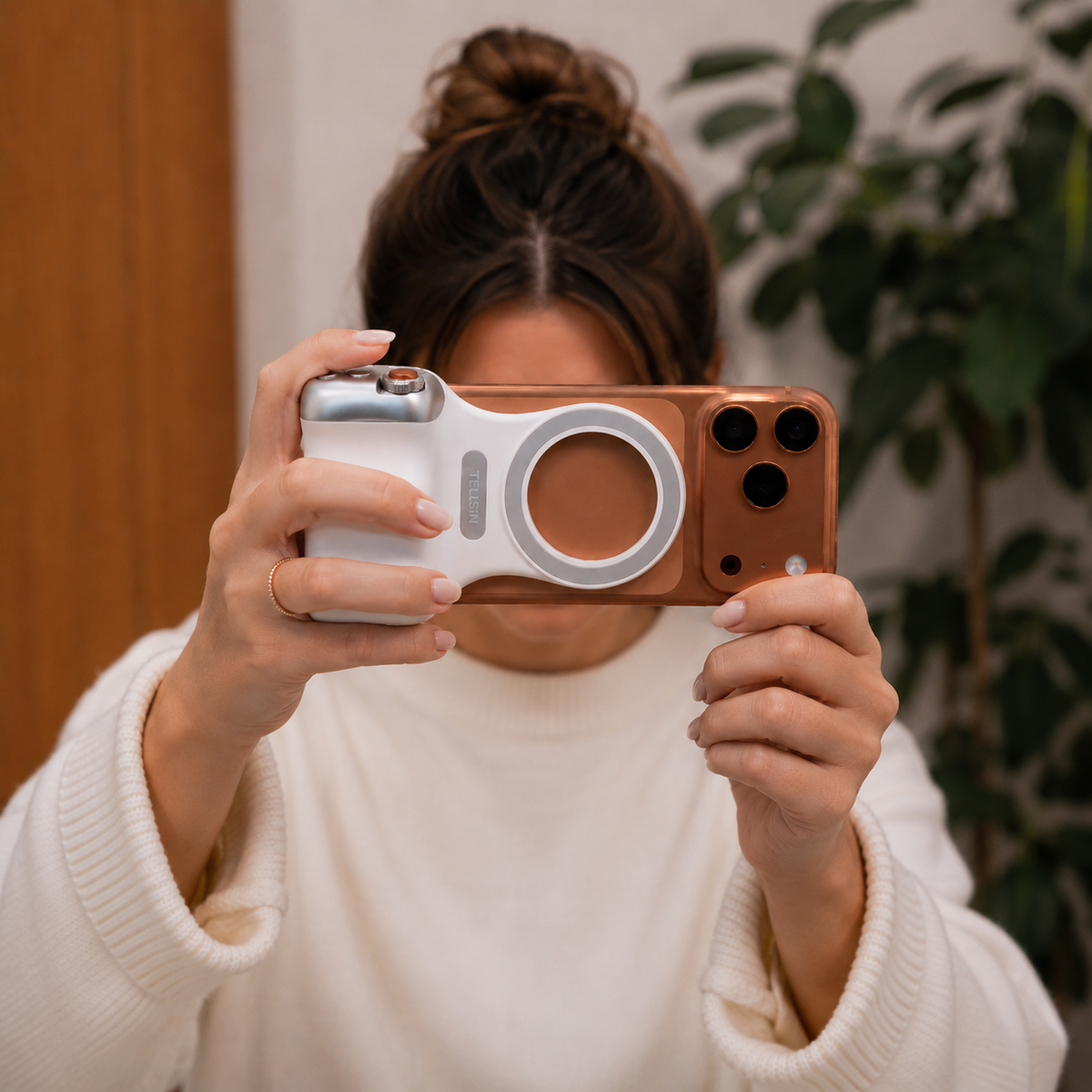 Magnetic Phone Camera Grip with Bluetooth Shutter